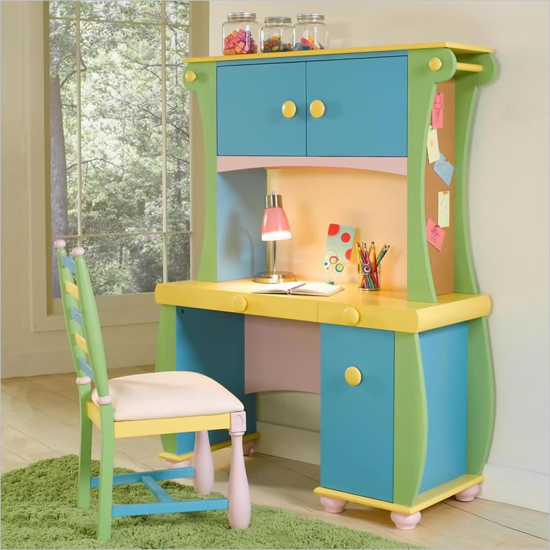 small child study table
